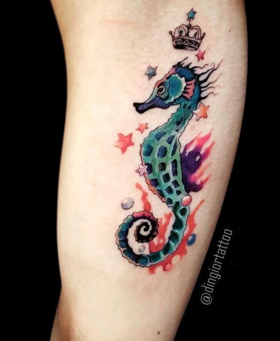 sea horse color tattoo